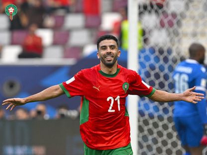 فرحة مهاجم منتخب المغرب الرديف كريم البركاوي بهدفه في مرمى جزر القمر في كأس العرب - 2 ديسمبر 2025 - X/@EnMaroc