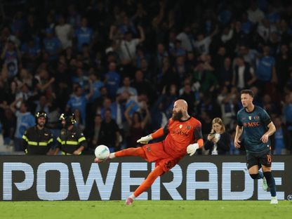 فانيا ميلينكوفيتش-سافيتش حارس نابولي خلال مباراة كومو بالدوري الإيطالي - 1 نوفمبر 2025 - Reuters