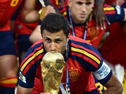 ريال مدريد يبدأ "اتصالاته الرسمية" لضم رودري من مانشستر سيتي