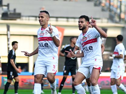 ناصر منسي مهاجم الزمالك يحتفل مع نبيل عماد "دونغا" بهدف الزمالك أمام الجونة بالدوري المصري - 27 يناير 2025 - x@ZSCOfficial