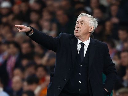مدرب ريال مدريد كارلو أنشيلوتي خلال مباراة ضد أتلتيكو مدريد في دوري أبطال أوروبا - 4 مارس 2025 - Reuters