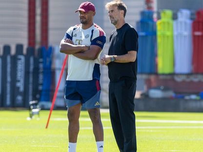 يورغن كلوب مدرب ألمانيا مع فينسنت كومباني مدرب بايرن ميونيخ - 30 أغسطس 2026 - fcbayern.com.de