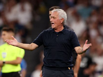 مورينيو سعيد بحسم ريال مدريد الفوز في الشوط الأول ويعتذر للجماهير