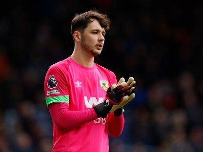 حارس بيرنلي جيمس ترافورد خلال مباراة بورنموث في الدوري الإنجليزي الممتاز - 3 مارس 2024 - ٌReuters