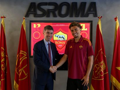 المغربي نائل العيناوي لاعب روما الجديد - 21 يوليو 2025 - X@ASRomaEN