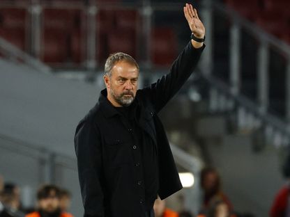 هانزي فليك مدرب برشلونة خلال لقاء أوساسونا بالدوري الإسباني - 13 ديسمبر 2025 - Reuters