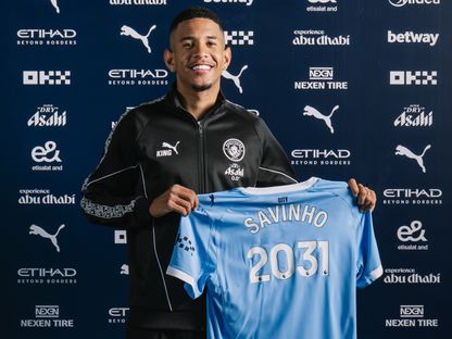 سافينيو بعد تجديد عقده مع مانشستر سيتي - 3 أكتوبر 2025 - X/ManCity