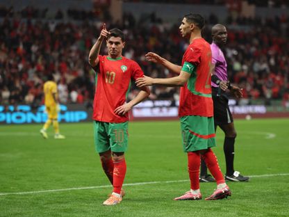 براهيم دياز وأشرف حكيمي خلال مباراة المغرب وتنزانيا بكأس أمم إفريقيا - 4 يناير 2026 - Reuters