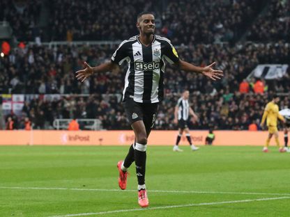 ألكسندر إيزاك بعد تسجيله هدفاً لنيوكاسل يونايتد في مرمى ولفرهامبتون - 15 يناير 2025 - Reuters