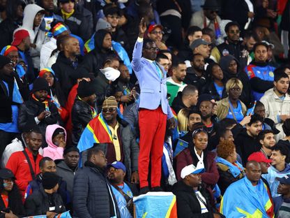 مشجع الكونغو الديمقراطية الذي يجسد شخصية الراحل "باتريس لومومبا" خلال تصفيات كأس إفريقيا 2025 - 6 يناير 2026 - REUTERS