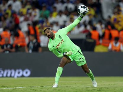 محمد العويس حارس الهلال قبل مباراة النصر بنهائي كأس الملك سلمان للأندية العربية - 12 أغسطس 2024 - X/@Alhilal_FC