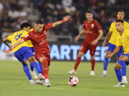 النجم المغربي حكيم زياش لاعب الدحيل في مواجهة الغرافة بنصف نهائي كأس قطر - 23 أبريل 2025 - X/DuhailSC