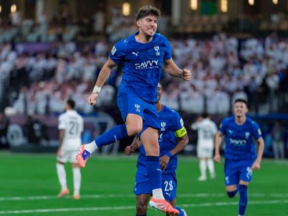 احتفال يوسف أكتشيشيك مدافع الهلال بتسجيل هدف في مرمى السد القطري بدوري أبطال آسيا للنخبة - 21 أكتوبر 2025 - X/@Alhilal_FC