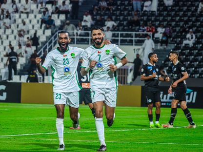 احتفال لاعبي النهضة العماني بتسجيل هدف في مرمى الشباب السعودي بدوري أبطال الخليج - 1 أكتوبر 2025 - X/@fcalnahda