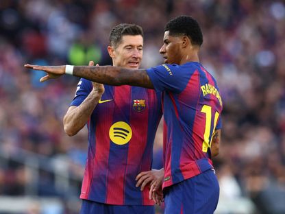 ماركوس راشفورد وروبرت ليفاندوفسكي ثنائي هجوم برشلونة خلال مواجهة مايوركا بالدوري الإسباني - 7 فبراير 2026 - Reuters