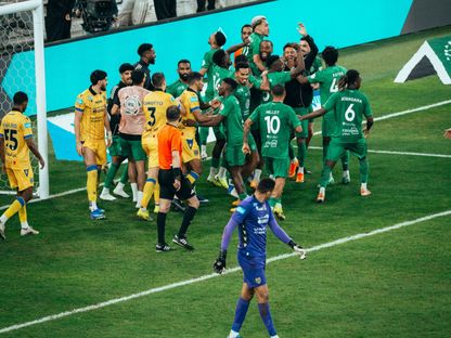 لاعبو الأهلي يحتفلون بالفوز على التعاون في دوري روشن - 14 يناير 2026 - X.@ALAHLI_FC