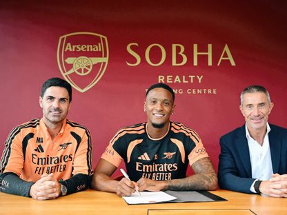 المدافع إزري كونسا ينضم إلى أرسنال من أستون فيلا - 21 أغسطس 2026 - x@Arsenal