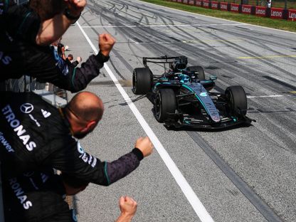 لحظة فوز جورج راسل سائق مرسيدس بسباق جائزة النمسا الكبرى لفورمولا 1 - 28 يونيو 2026 - X/@F1