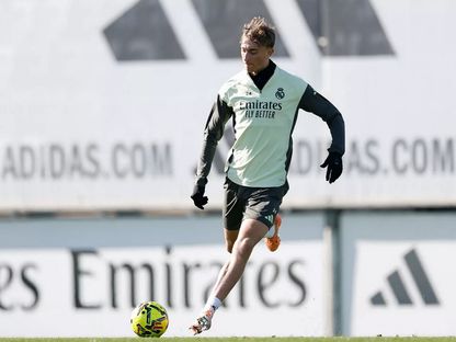 دين هويسن خلال تدريب لريال مدريد - 2 نوفمبر 2025 - realmadrid.com