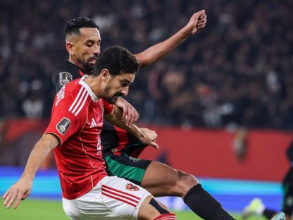 محمد علي بن رمضان يمرر عرضية هدف تعادل الأهلي أمام الجيش الملكي في دوري أبطال إفريقيا - 28 نوفمبر 2025 - Ahly/x