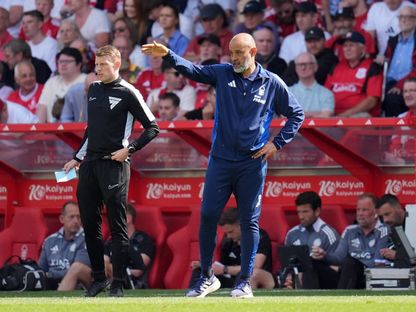 نونو سانتو يعلق على "شائعات" رحيله عن نوتنغهام فورست