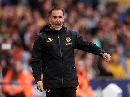 فيتور بيريرا مدرب ولفرهامبتون السابق في مواجهة إيفرتون بالدوري الإنجليزي الممتاز - 30 أغسطس 2025 - Reuters