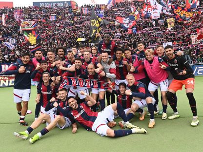 لاعبو بولونيا يحتفلون بعد الفوز على ساليرنيتانا في الدوري الإيطالي - 1 أبريل 2024 - X/@BolognaFC1909en