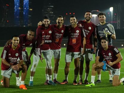 من تدريبات منتخب الجزائر بالدوحة القطرية تحسباً لمنافسة كأس العرب - 30 نوفمبر 2025 - FB/Équipe d'Algérie de football