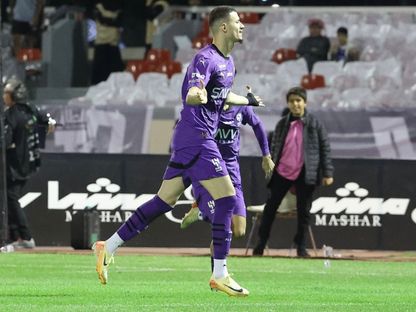 عبد الله الحمدان مهاجم الهلال يحتفل بتسجيل هدف في مرمى الطائي بكأس خادم الحرمين الشريفين - 29 أكتوبر 2024 - X/@KingCupSA