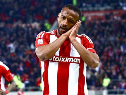 المغربي أيوب الكعبي مهاجم أولمبياكوس اليوناني يحتفل بهدفه في شباك آيك أثينا - 26 فبراير 2025 - X/olympiacosfc