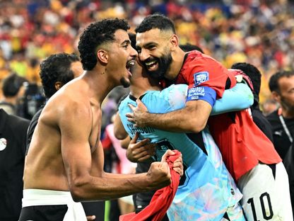 حسام عبد المجيد يحتفل مع محمد صلاح بفوز مصر على أستراليا في كأس العالم - 4 يوليو 2026 - Reuters