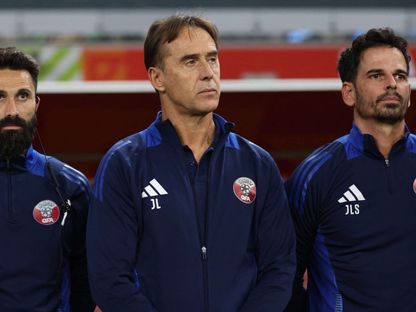 مدرب قطر جولين لوبيتيغي خلال مباراة سوريا ببطولة كأس العرب  - 4 ديسمبر 2025 - Reuters