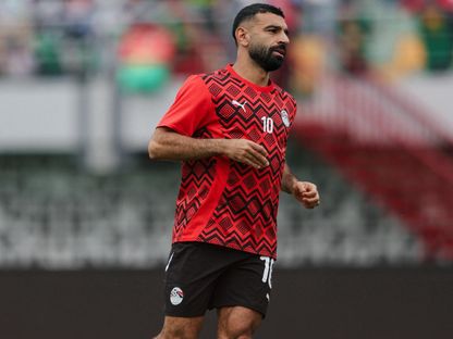 محمد صلاح قائد مصر في الإحماء قبل مباراة بوركينا فاسو في تصفيات كأس العالم 2026 - 9 سبتمبر 2025 - X/@EgyptNT_EN