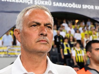 جوزيه مورينيو في مباراة فنربخشة وليل بدوري أبطال أوروبا 2024 - fenerbahce/x