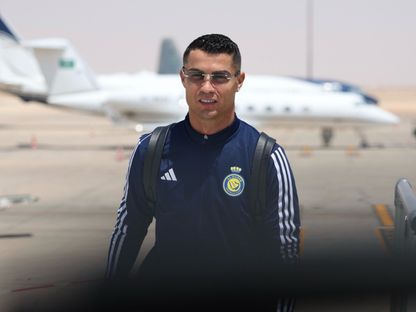 كريستيانو رونالدو أثناء توجّه بعثة النصر إلى أبها لخوض كأس السوبر السعودي - 12 أغسطس 2024 - X/@AlNassrFC