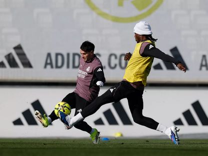 براهيم دياز وإدواردو كامافينغا خلال تدريب لريال مدريد - 23 يناير 2026 - realmadrid.com