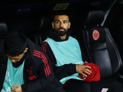 محمد صلاح على مقاعد البدلاء خلال مواجهة ليفربول وآينتراخت فرانكفورت - 22 أكتوبر 2025 - REUTERS
