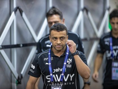 محمد الشلهوب مدرب الهلال قبل مواجهة الفتح بدوري روشن السعودي - 16 مايو 2025 - X/@aawsat_spt