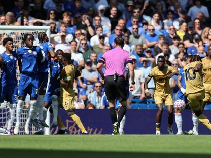 إبريتشي إيزي لاعب كريستال بالاس يسدد داخل مرمى تشيلسي قبل إلغاء الهدف - 17 أغسطس 2025 - Reuters