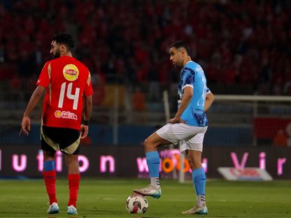 المغربي محمد الشيبي الظهير الأيمن لنادي بيراميدز خلال مواجهة الأهلي في مرحلة التتويج بالدوري المصري - 13 أبريل 2025 - X/@pyramidsfc