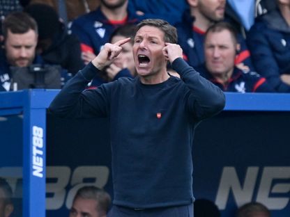 أوليفر غلاسنر مدرب كريستال بالاس خلال مواجهة ليفربول بالدوري الإنجليزي الممتاز - 27 سبتمبر 2025 - Reuters