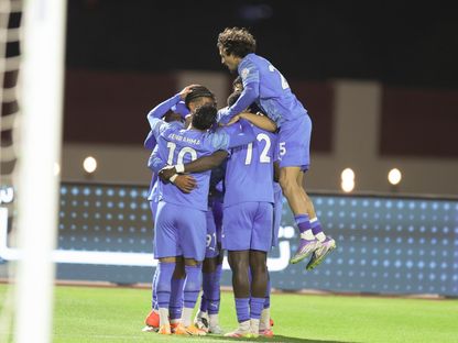 احتفال لاعبي نيوم بتسجيل هدف في مرمى النجمة بالدوري السعودي - 25 ديسمبر 2025 - X/@aawsat_spt