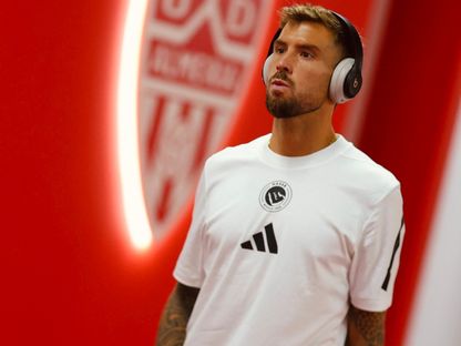 إنييغو مارتينيز لاعب النصر الجديد قبل مواجهة ألميريا الإسباني في مباراة ودية - 10 أغسطس 2025 - X/@AlNassrFC