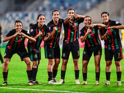 فرحة سيّدات نادي الجيش الملكي المغربي بالهدف الأول في نهائي دوري أبطال إفريقيا ضد أسيك ميموزا - 21 نوفمبر 2025 - X/CAFwomen