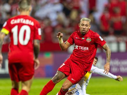 خلال مباراة شباب الأهلي الإماراتي والغرافة القطري في دوري أبطال آسيا للنخبة - 24 نوفمبر 2025 - X/@Shabab_AlAhliFC