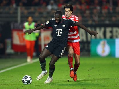 الفرنسي دايوت أوباميكانو مدافع بايرن ميونيخ - 4 ديسمبر 2025 - REUTERS