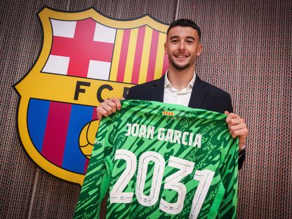 جوان غارسيا بعد انضمامه إلى برشلونة - 20 يونيو 2025 - X/@FCBarcelona