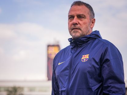 الألماني هانزي فليك مدرب برشلونة في إحدى الحصص التدريبية للنادي الكتالوني - 1 مارس 2026 - X/@FCBarcelona