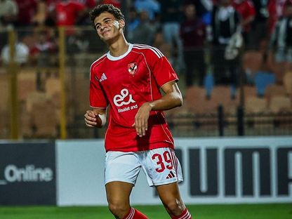 حمزة عبد الكريم مهاجم الأهلي المصري خلال مواجهة شبيبة القبائل في دوري أبطال إفريقيا - 22 نوفمبر 2025 - FACEBOOK/ALAHLY