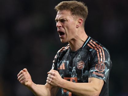 الدولي الألماني جوشوا كيميش لاعب وسط ميدان بايرن ميونيخ خلال مواجهة سلتيك ضمن دوري أبطال أوروبا - 12 فبراير 2025 - REUTERS